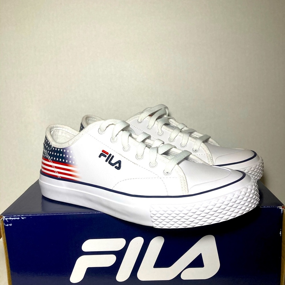 Fila unisex tennis with flag imprint.